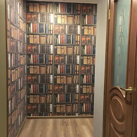 李家公寓酒店 *