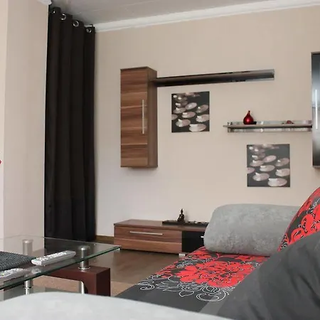 李家公寓酒店 *