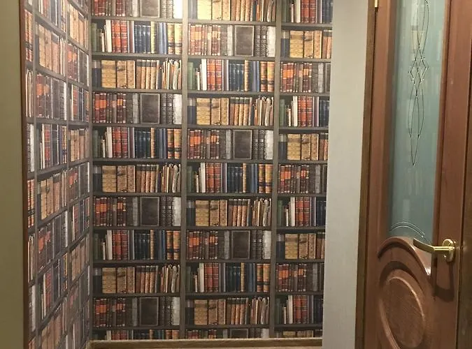 李家公寓酒店 *